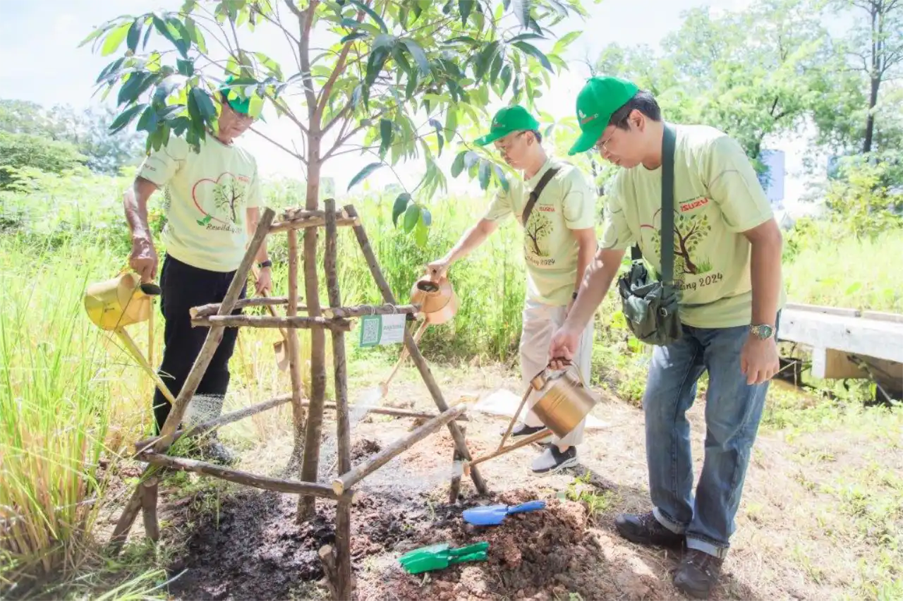 planting-activities-at-benjakiti-forest-park-4